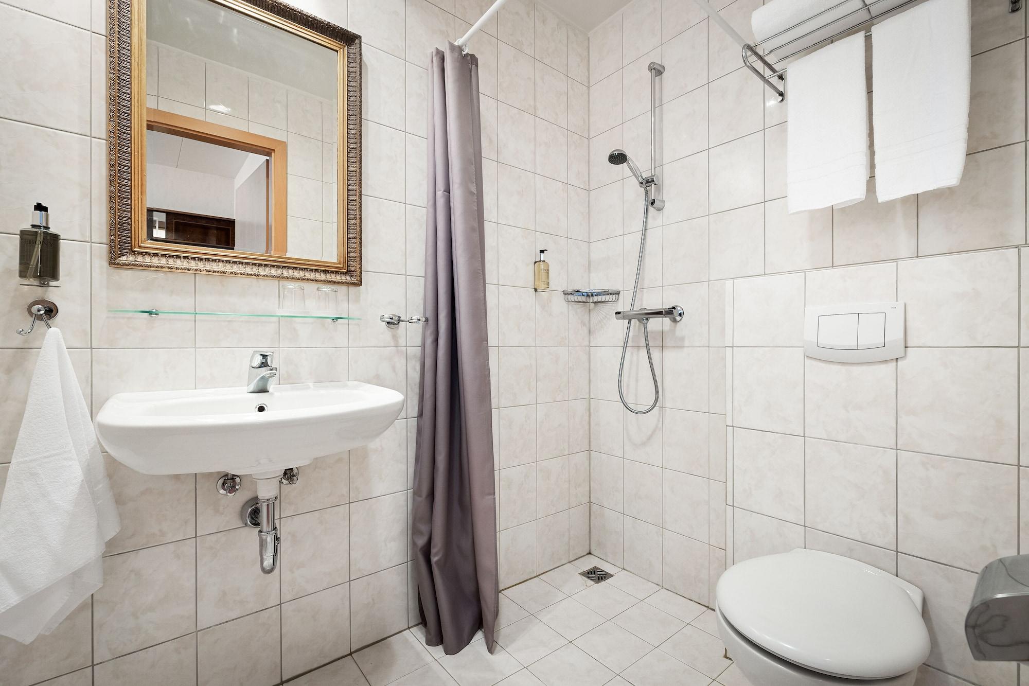 Smari Hotel Kopavogur