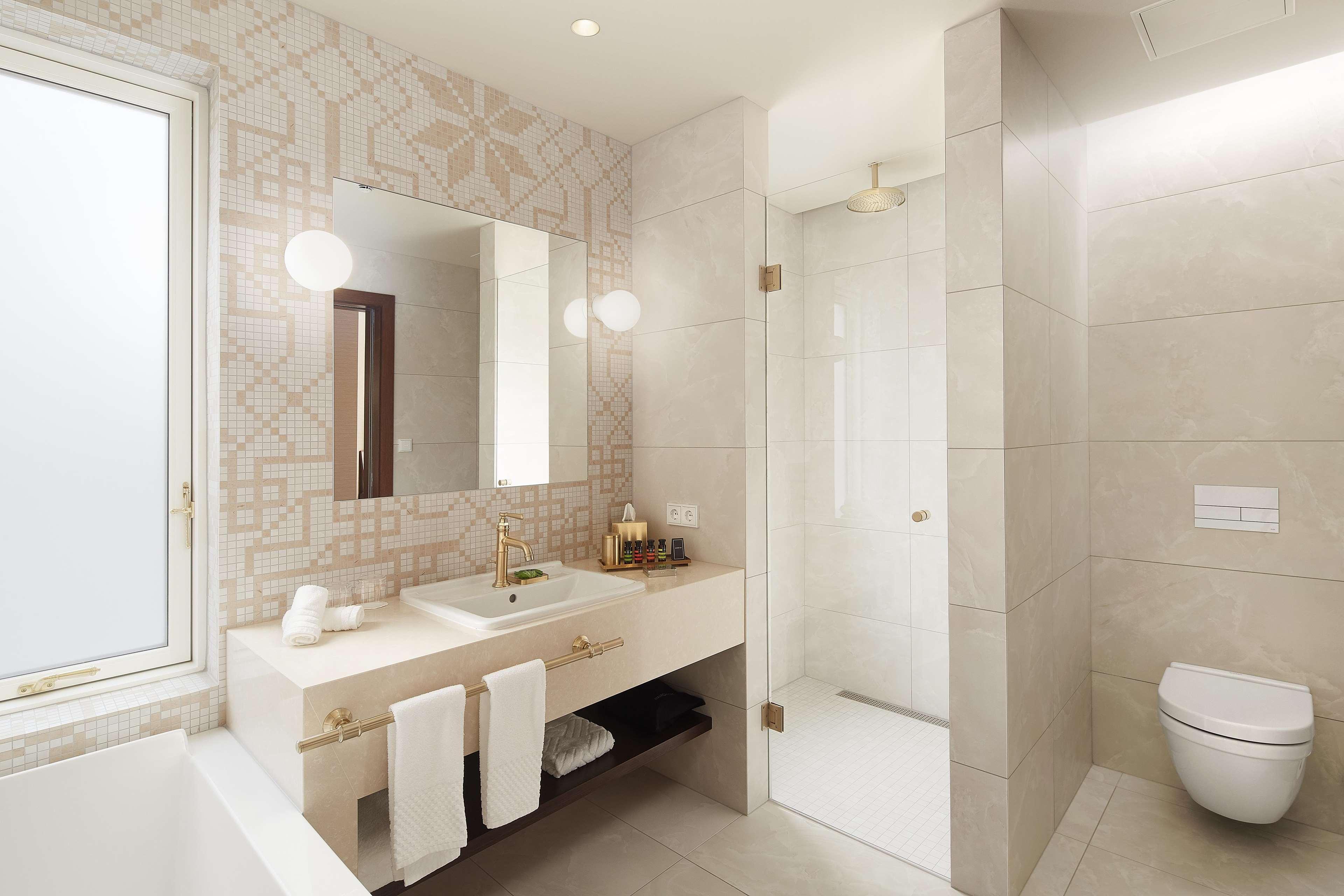 Hotel Konsulat Hotel, Curio Collection By Hilton 4*