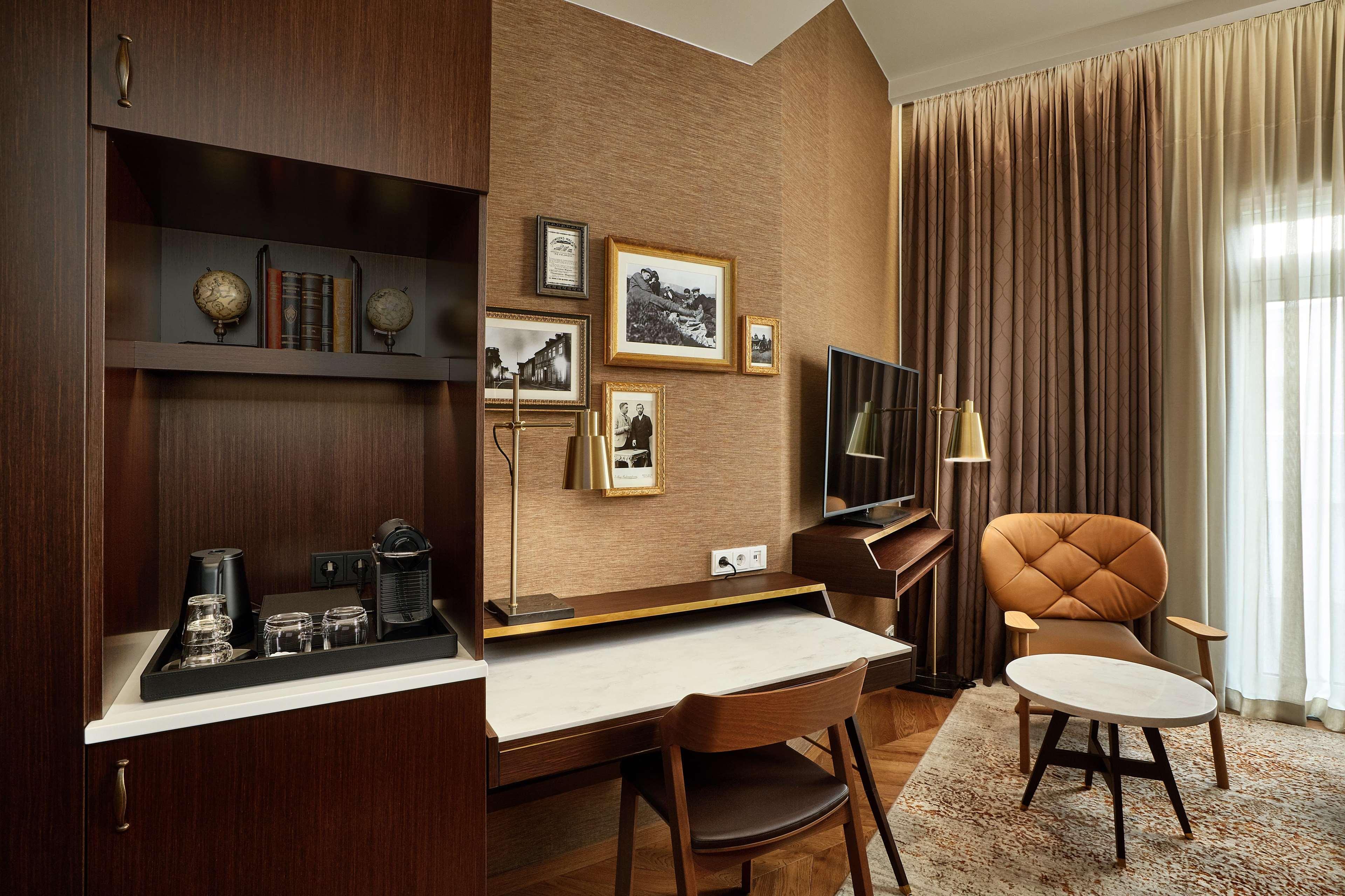 Konsulat Hotel, Curio Collection By Hilton Hotel 4*