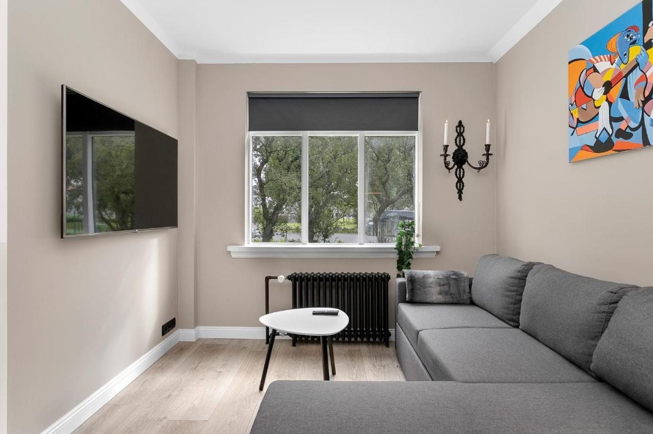 Apartment Bright And Elegant