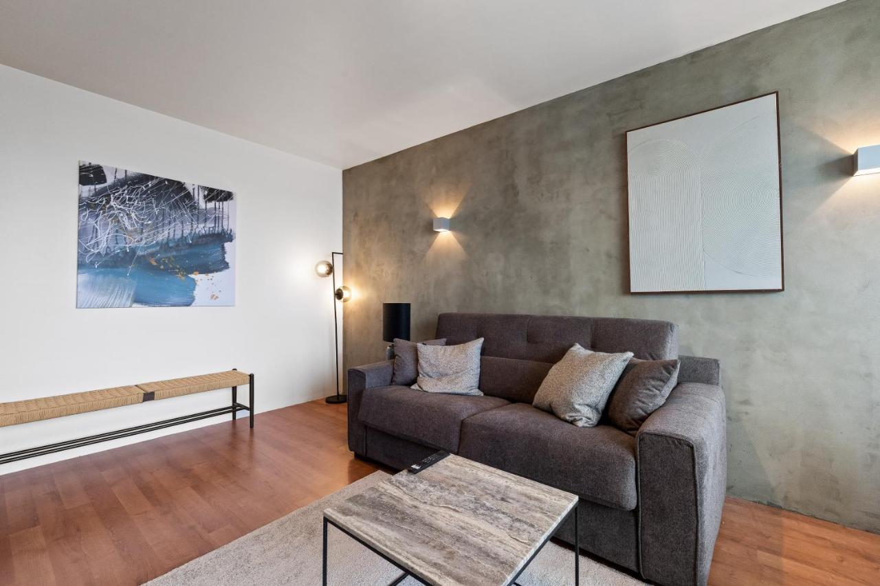 Icelands Biggest Mall At 8 Minute Walk - Free Parking Apartment Reykjavik