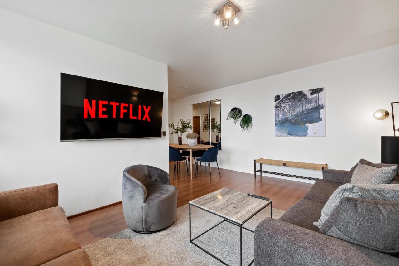 Apartment Icelands Biggest Mall At 8 Minute Walk - Free Parking Reykjavik