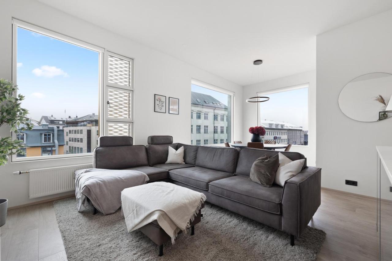 Stylish & Comfy Center Oasis Apartment