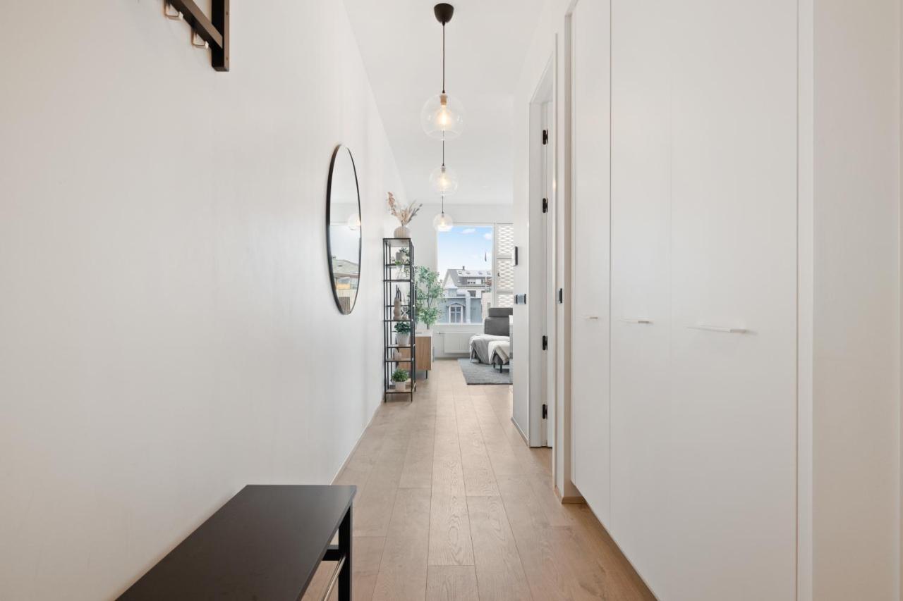 Stylish & Comfy Center Oasis Apartment *