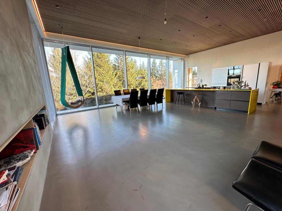 Villa By The Lake Ellithavatn - Birta *