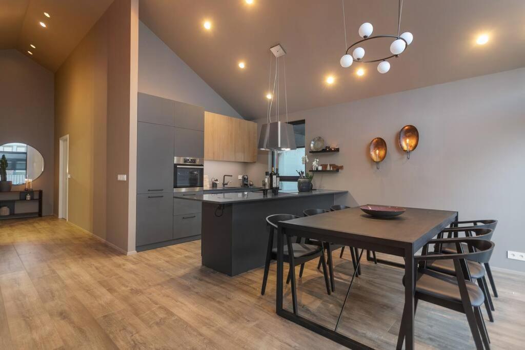 Holiday home Old Listing Luxury Down Town Free Parking *