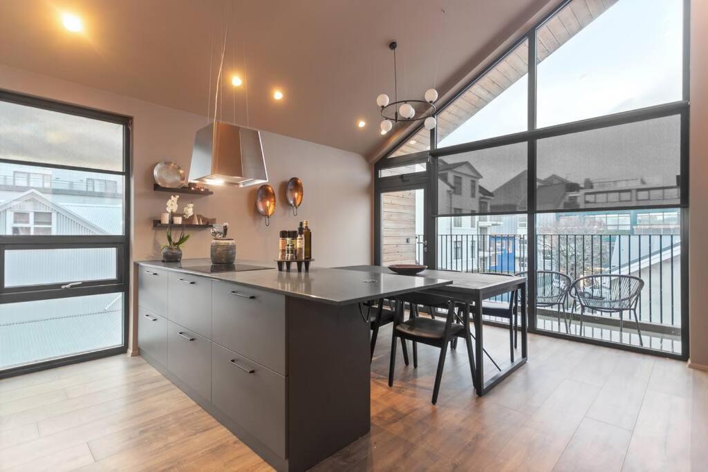 Old Listing Luxury Down Town Free Parking * Reykjavik