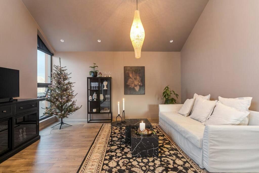 Old Listing Luxury Down Town Free Parking Reykjavik