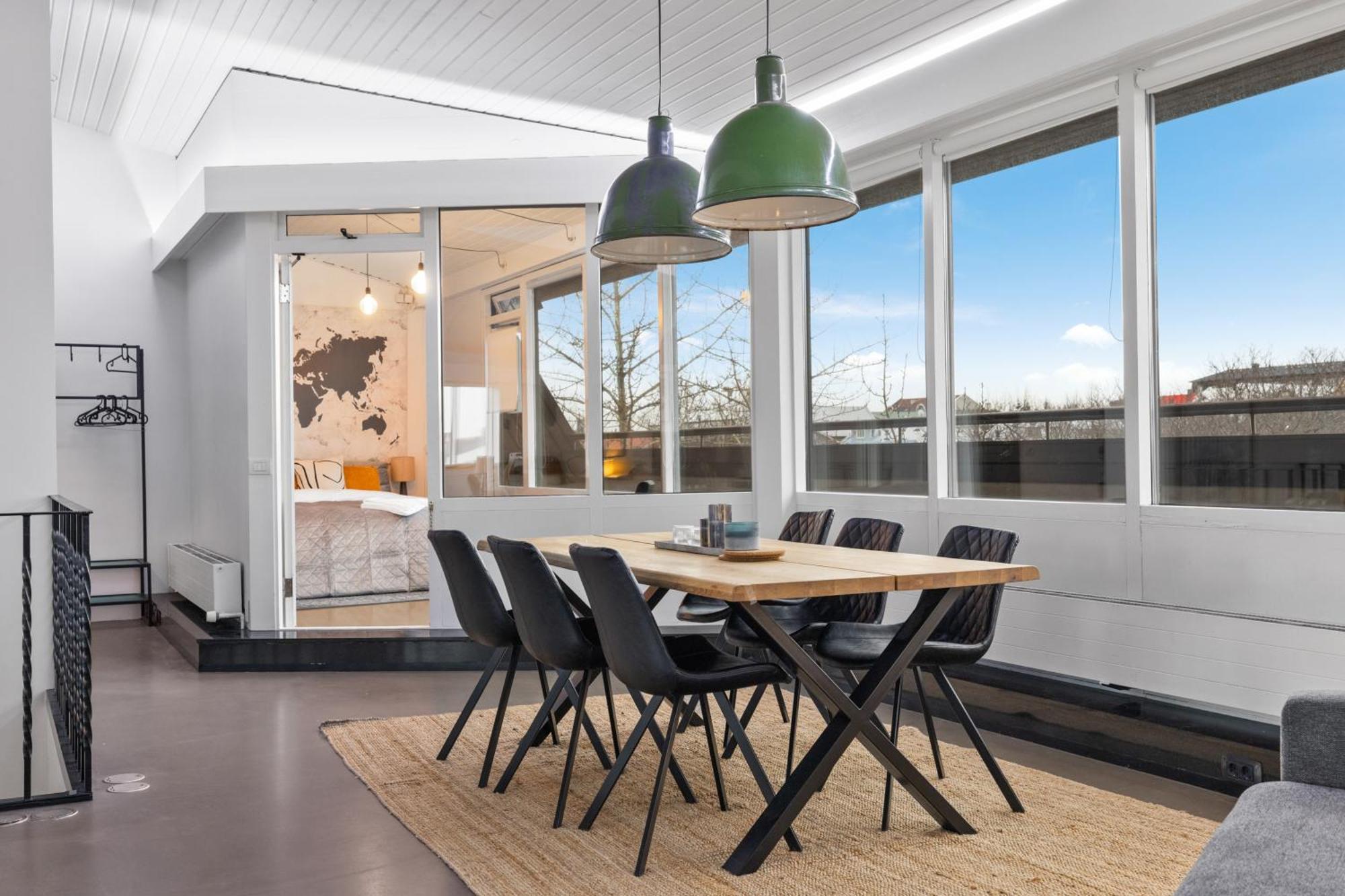 Penthouse On The Shopping Street-free Parking * Reykjavik