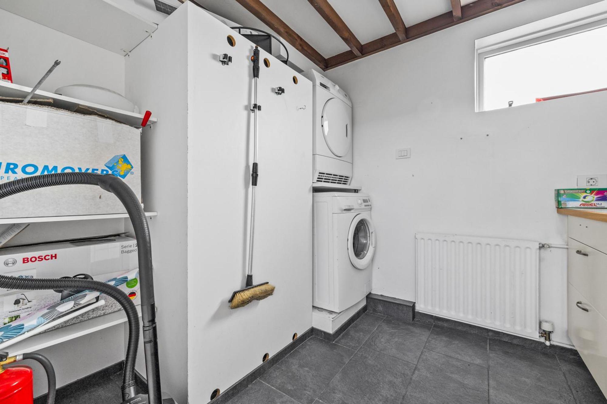 Penthouse On The Shopping Street-free Parking Apartment