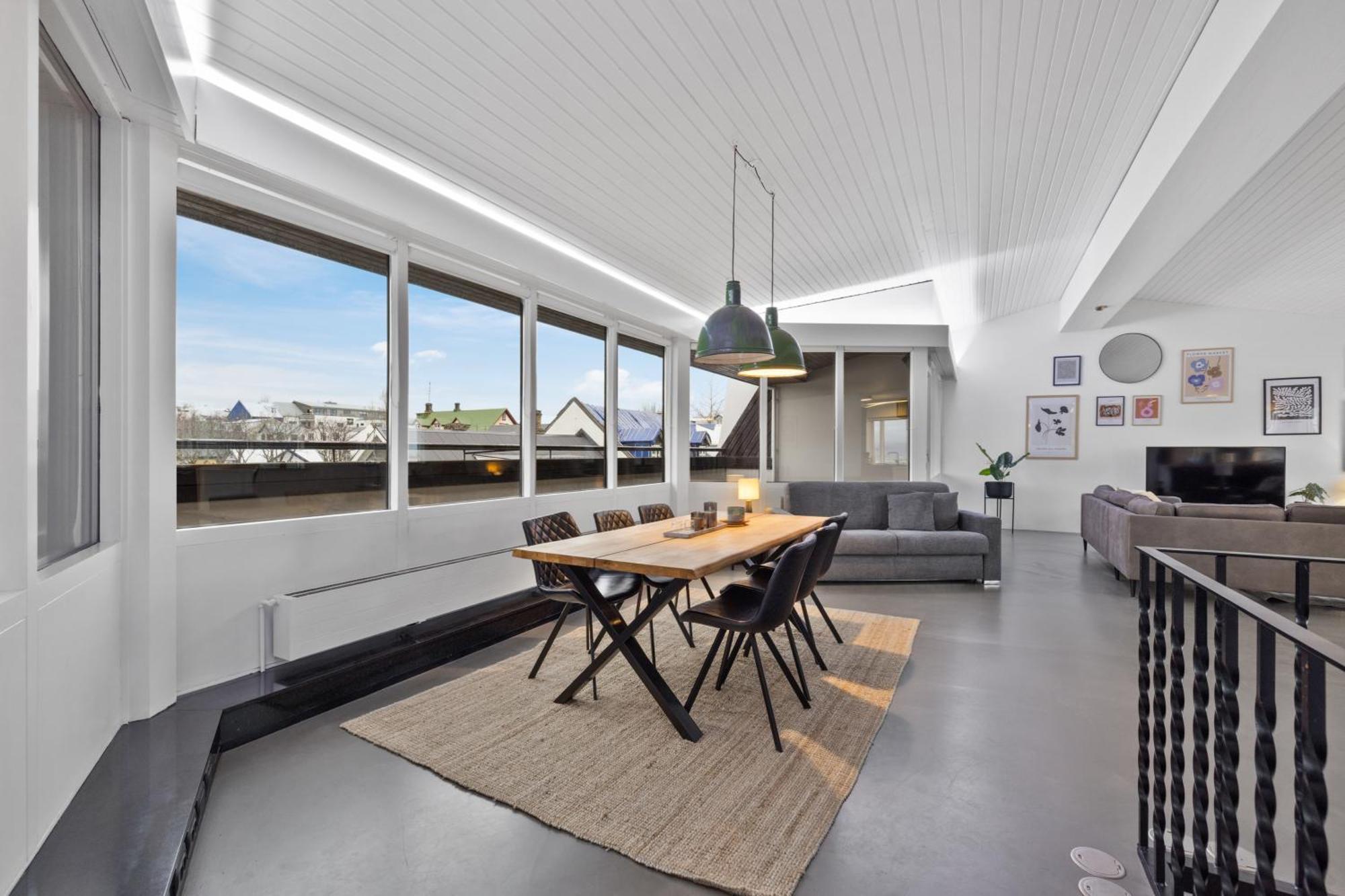 Apartment Penthouse On The Shopping Street-free Parking Reykjavík