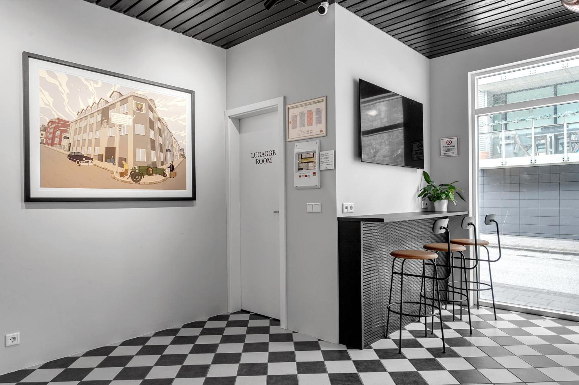 The Swan House By Heimaleiga Reiquiavique