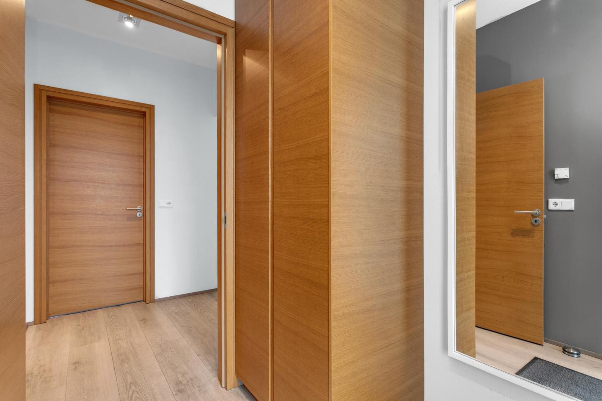 Venture Vacation-king Bed, With Free Parking Apartment