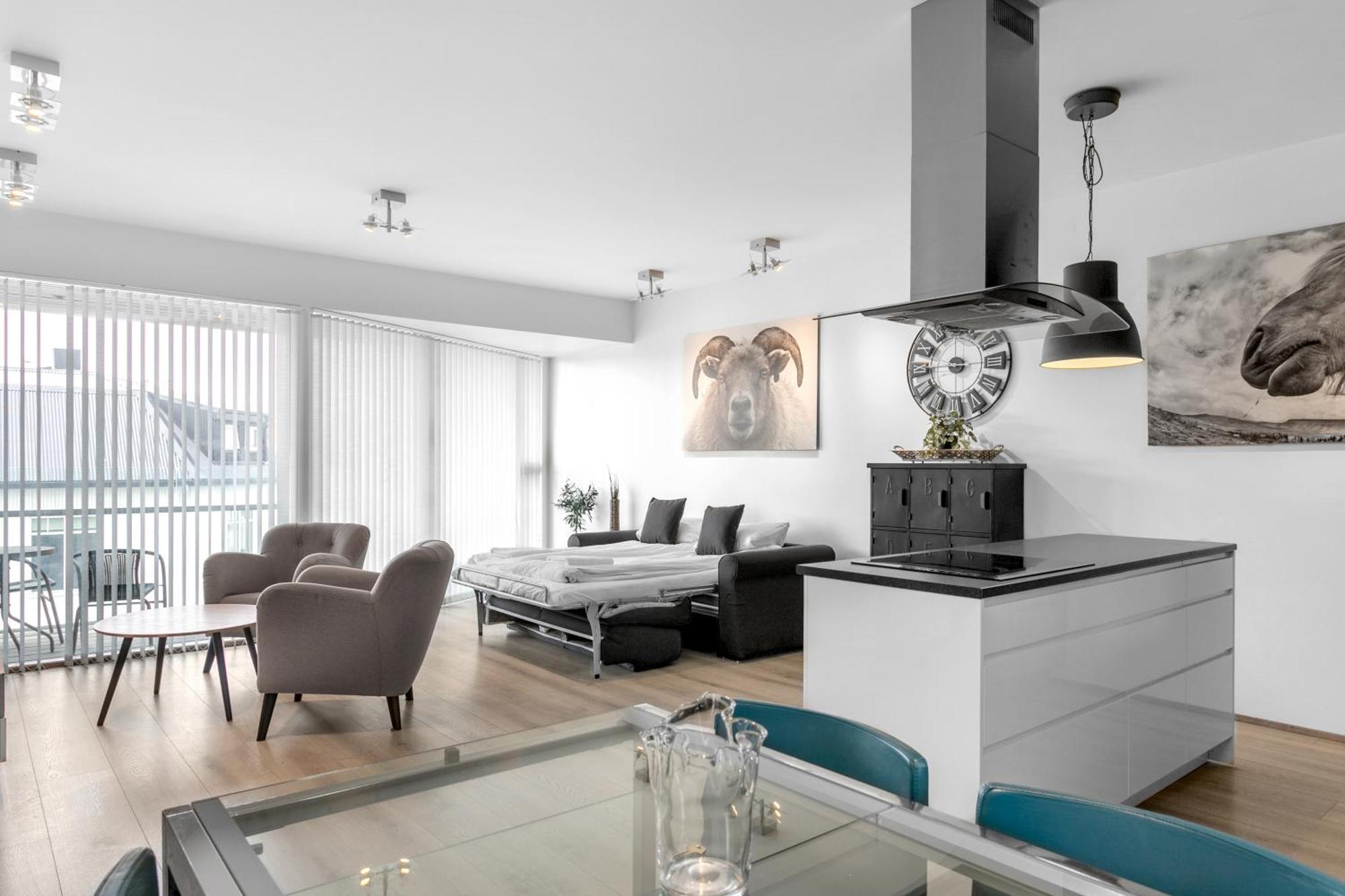 Venture Vacation-king Bed, With Free Parking Apartment *