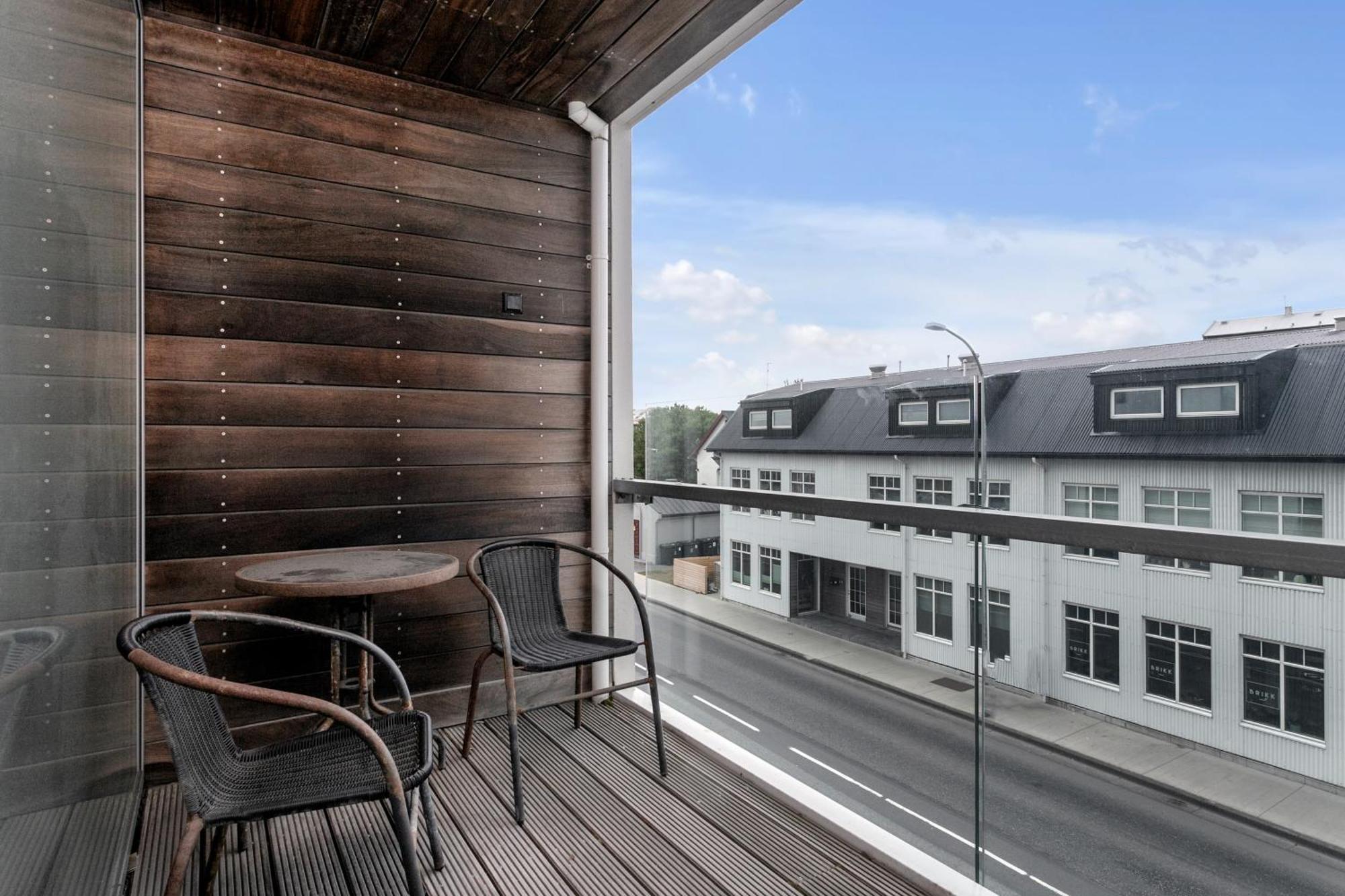 Venture Vacation-king Bed, With Free Parking