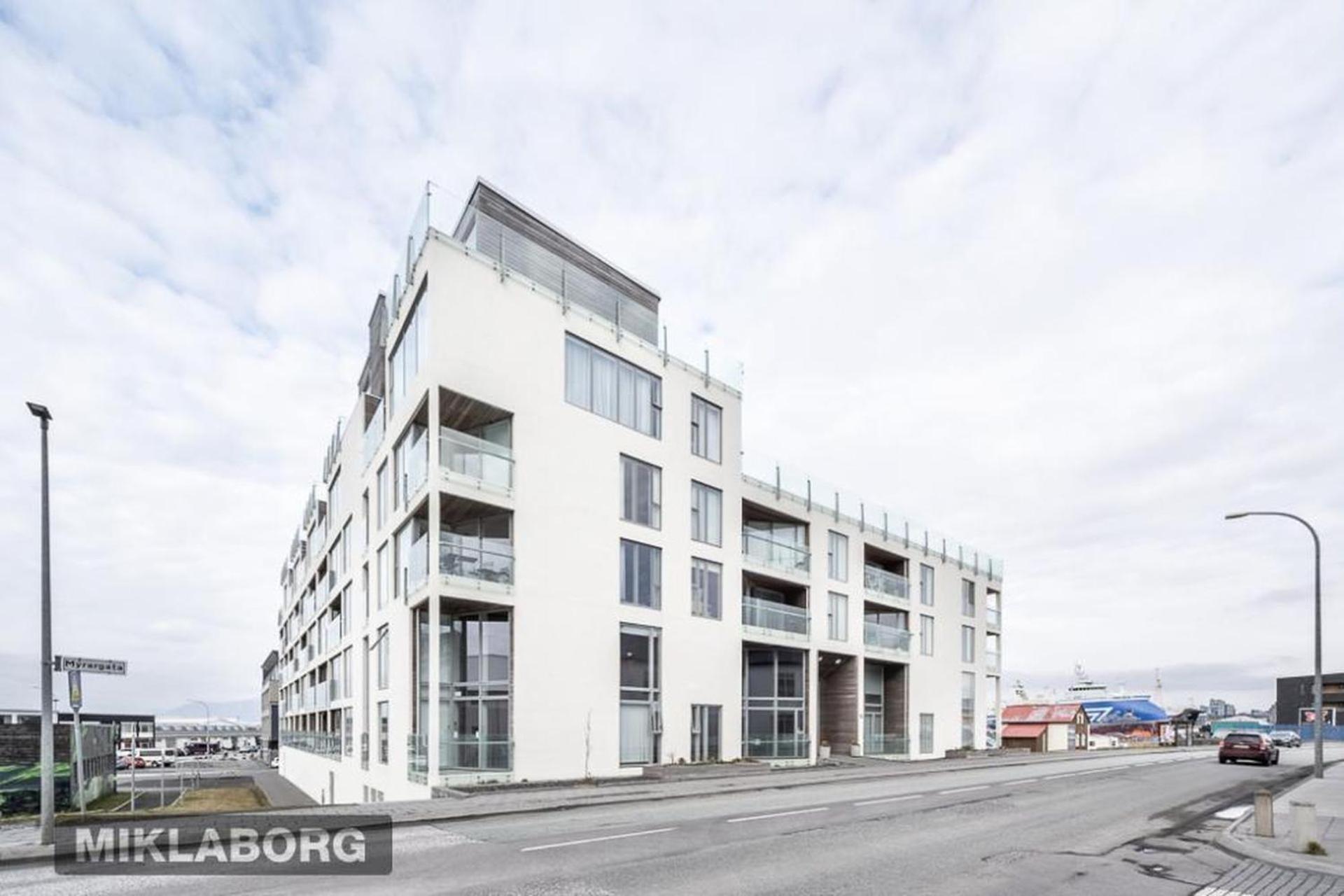 Venture Vacation-king Bed, With Free Parking Reykjavik