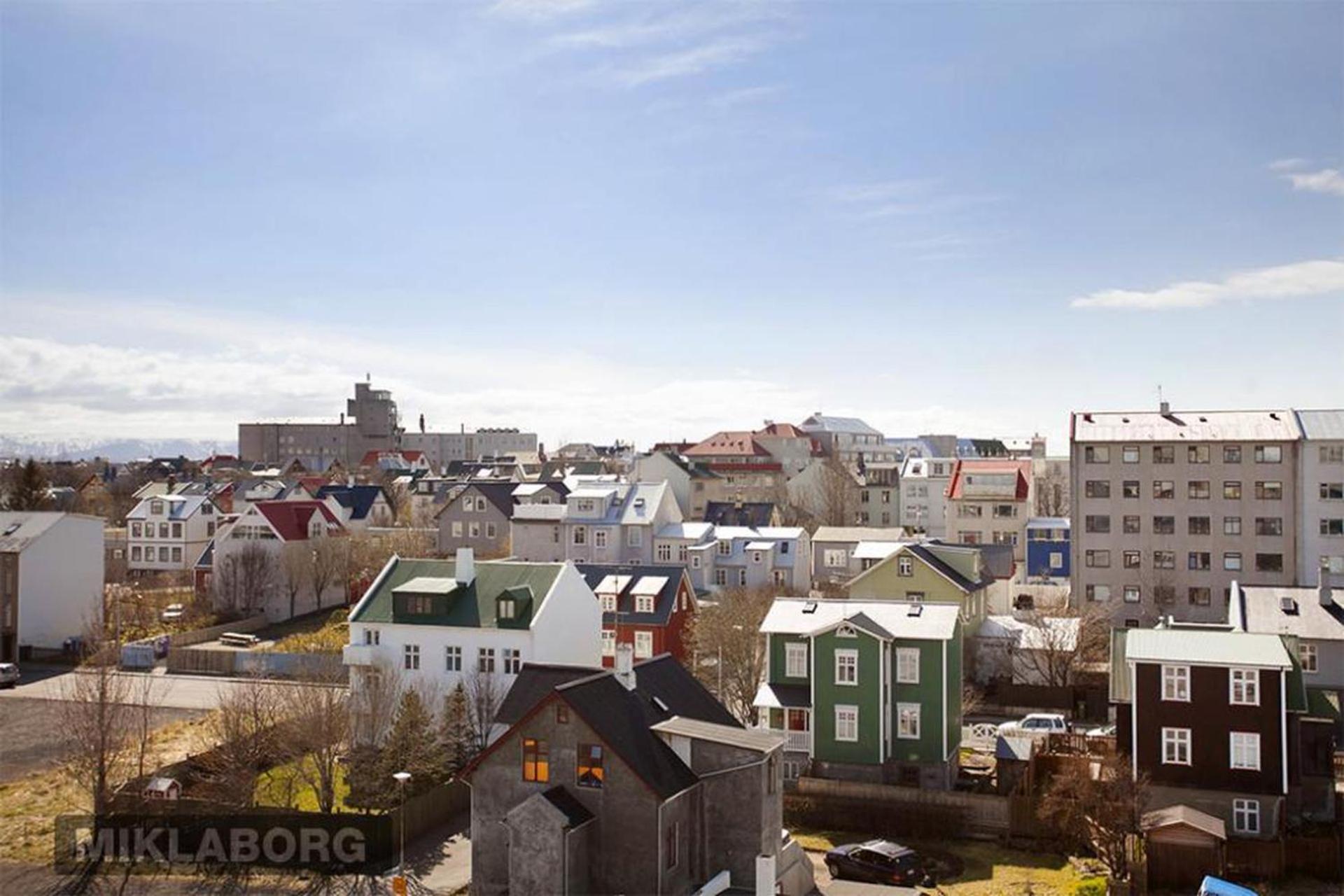 Venture Vacation-king Bed, With Free Parking * Reykjavik
