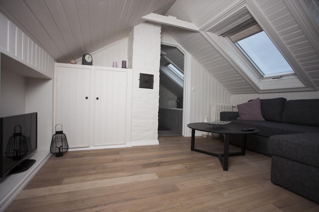 Ambassade Apartment *