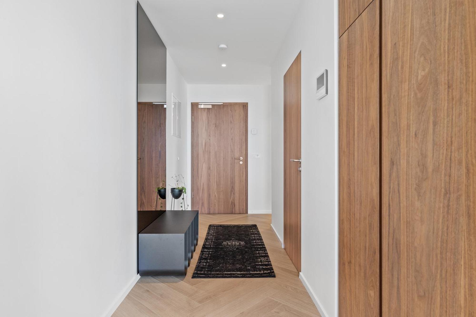 Specious 3br & 2ba With Ocean View - Free Parking Apartment Reykjavik