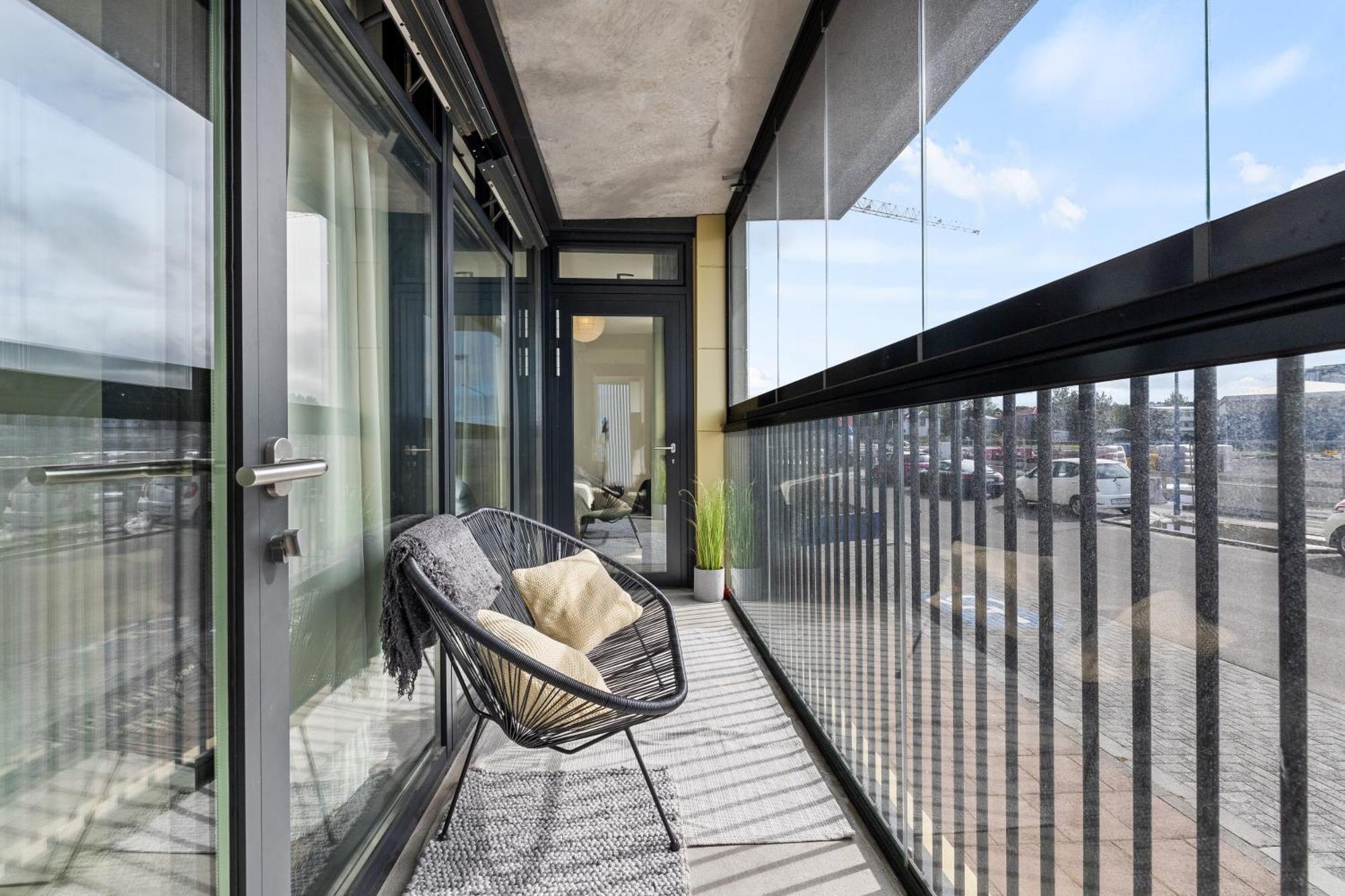 Specious 3br & 2ba With Ocean View - Free Parking Apartment Reykjavik