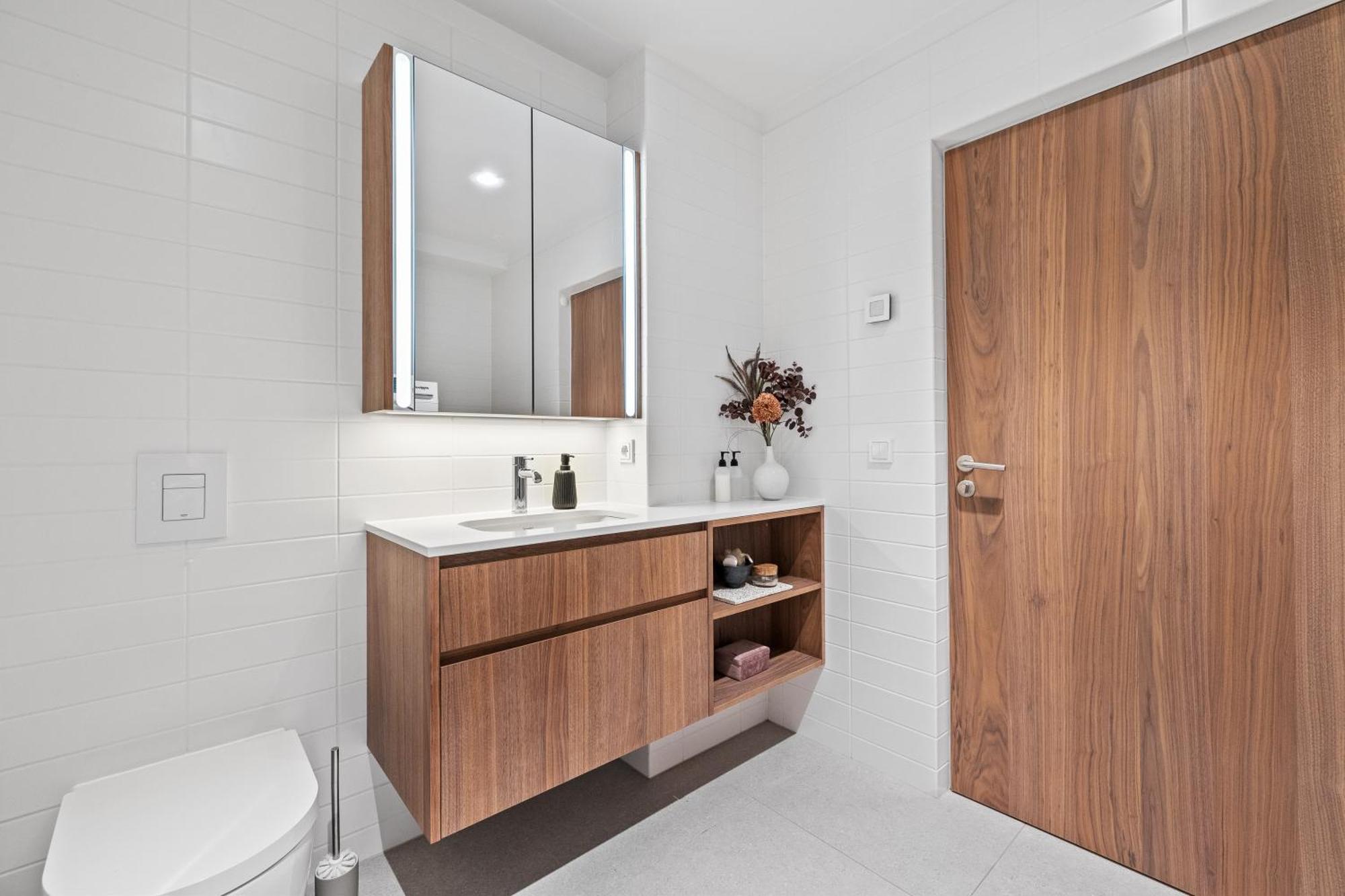 Specious 3br & 2ba With Ocean View - Free Parking Reykjavik