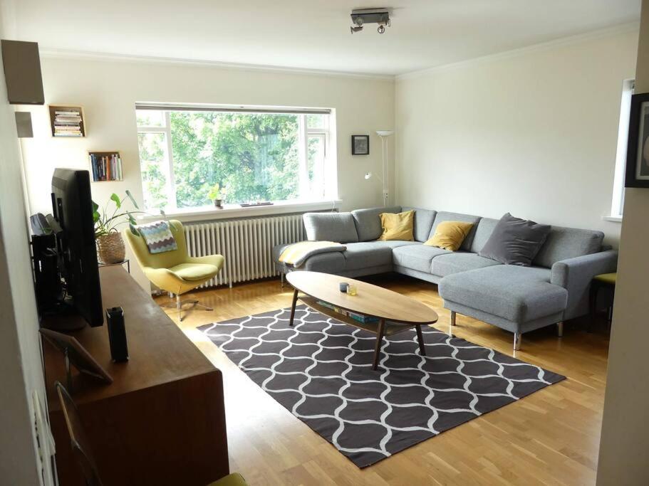 Apartment Bright 2 Bedroom In