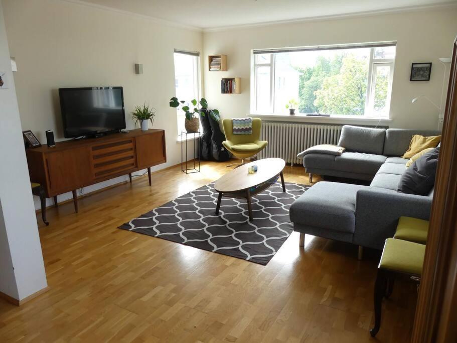 Bright 2 Bedroom In * Reykjavik