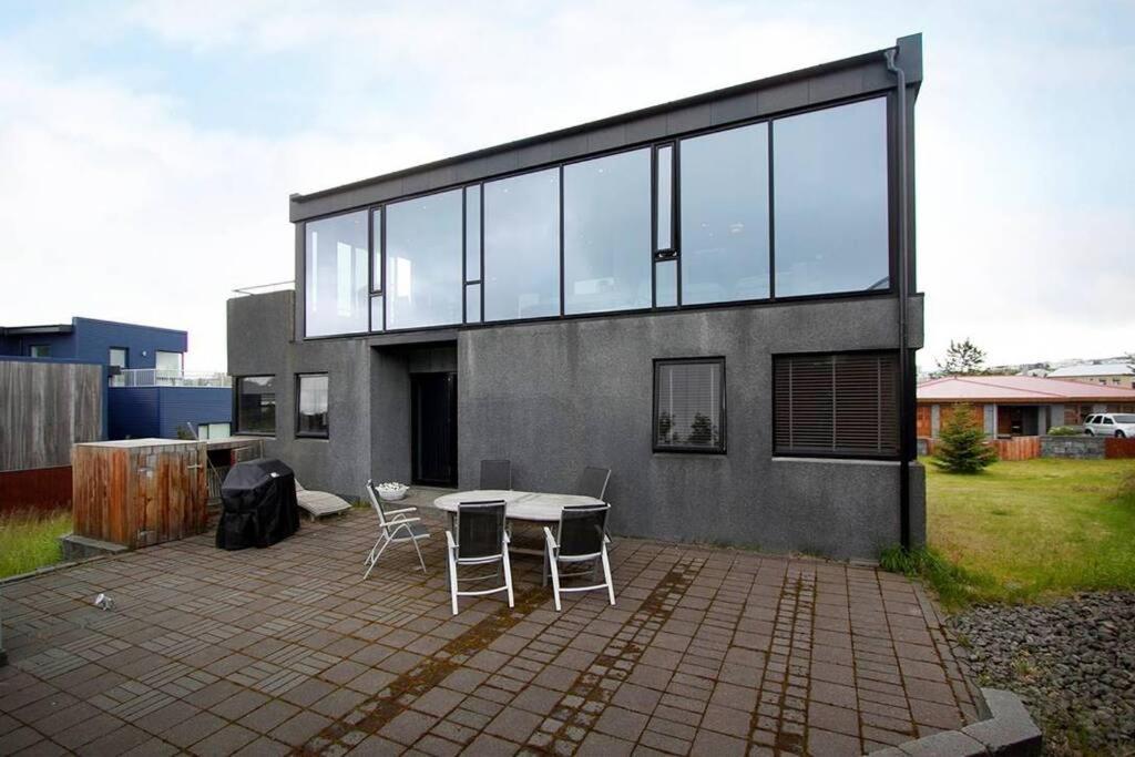Sunny And Spacious Luxury House * Reykjavik