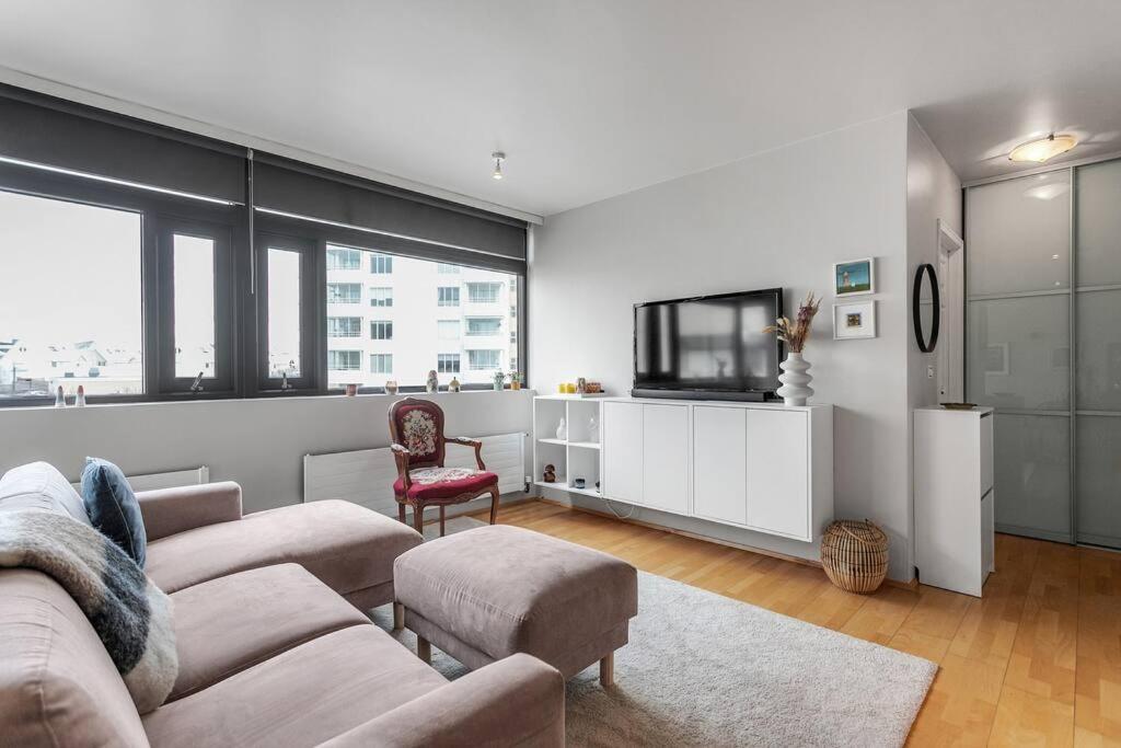 Charming In Apartment *