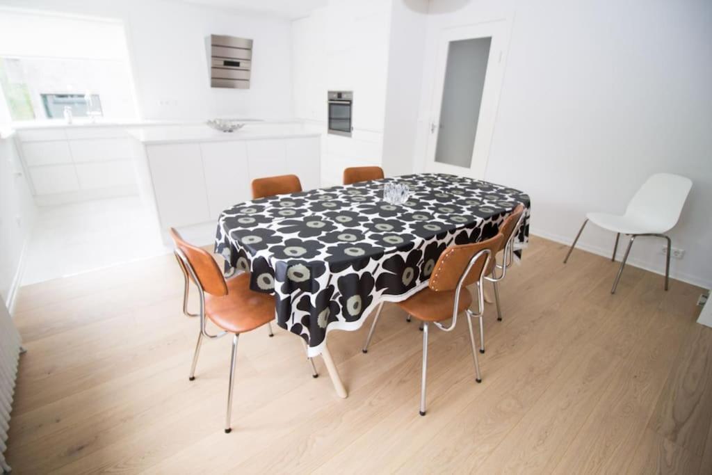 Sunny Family Apartment