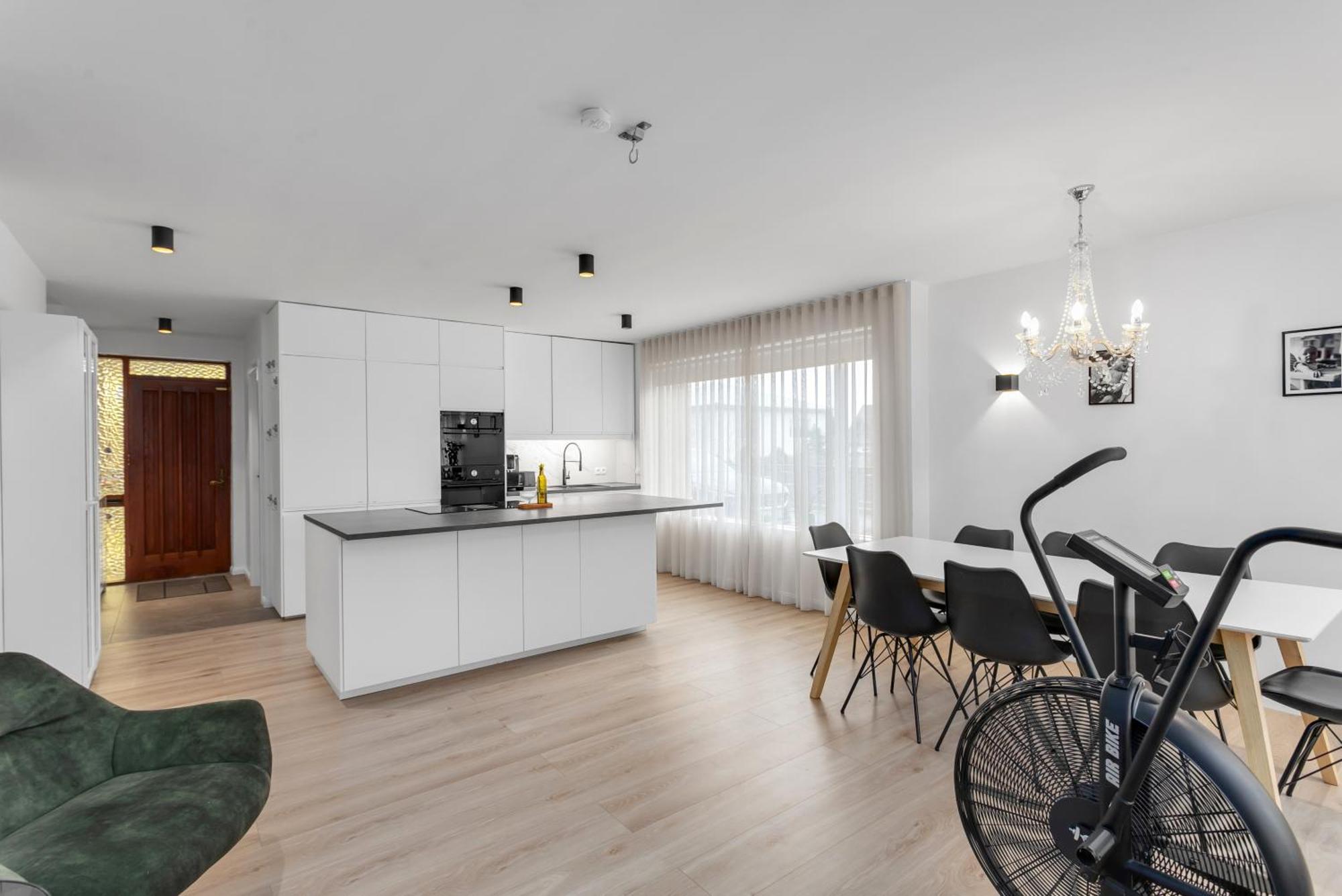 Stylish 3br Apartment *