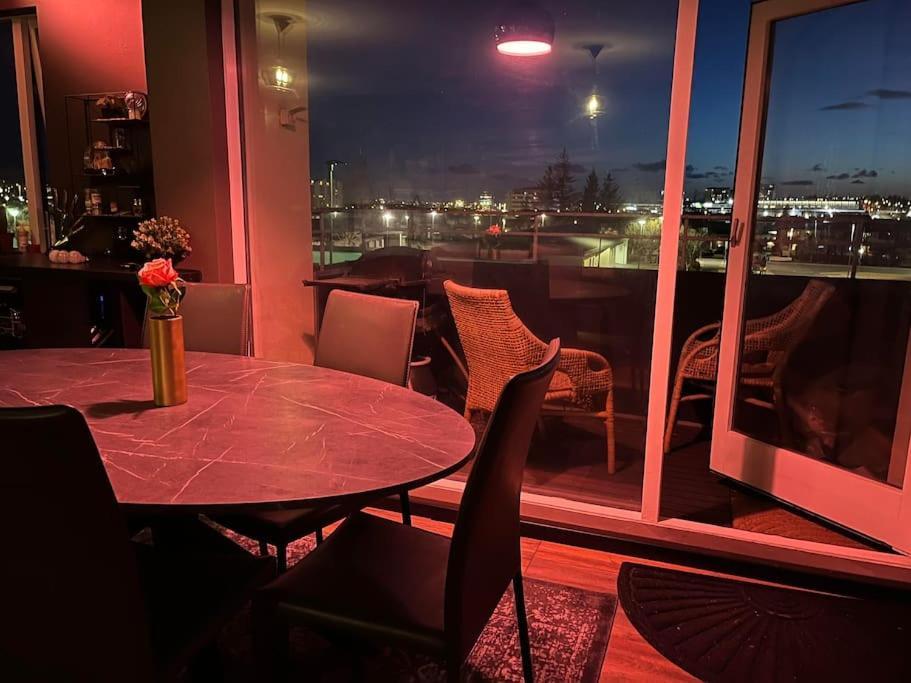 Apartment Luxurious In Reykjavik