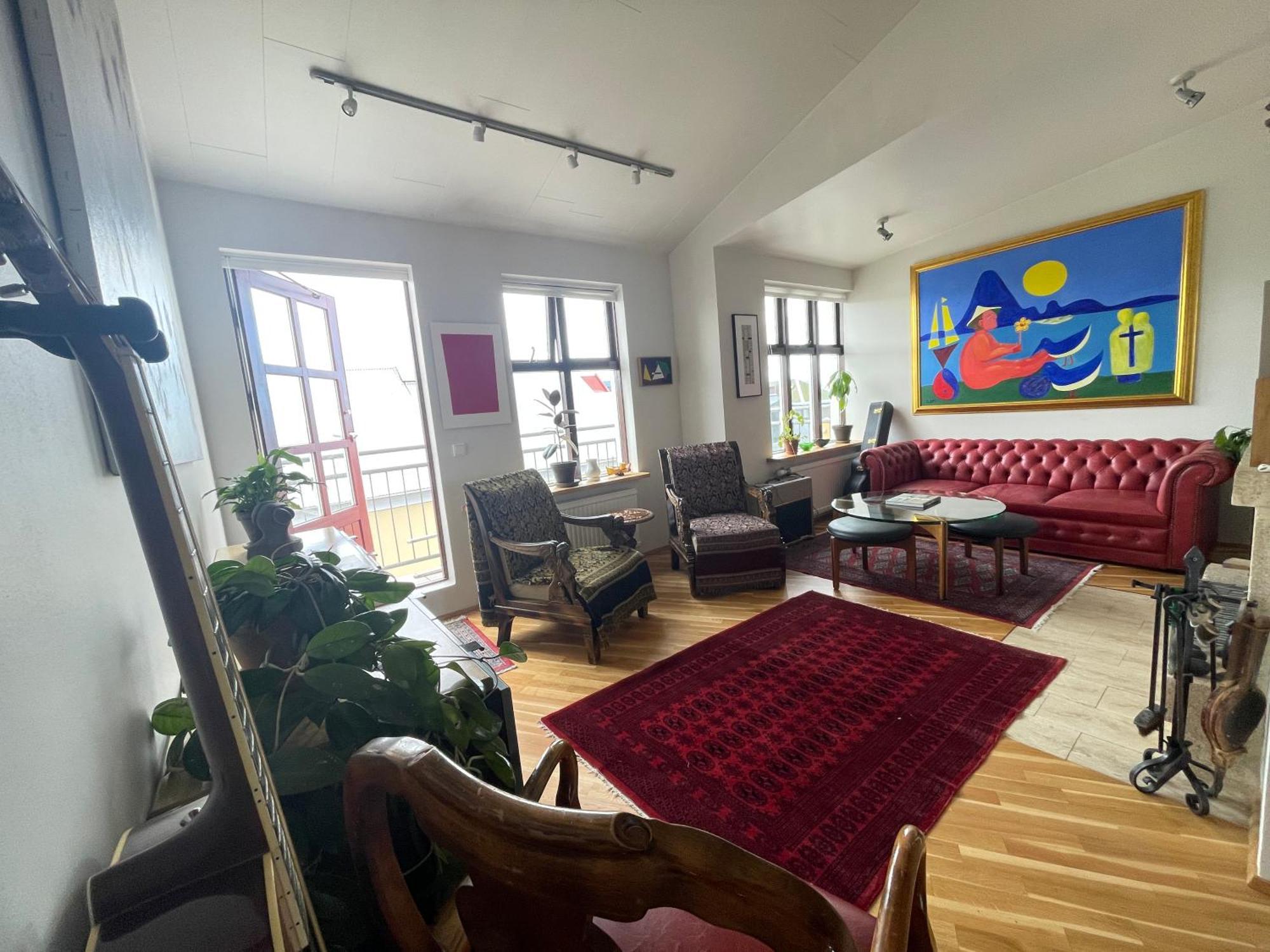 In Skolavoerthustigur - Birta Retnals