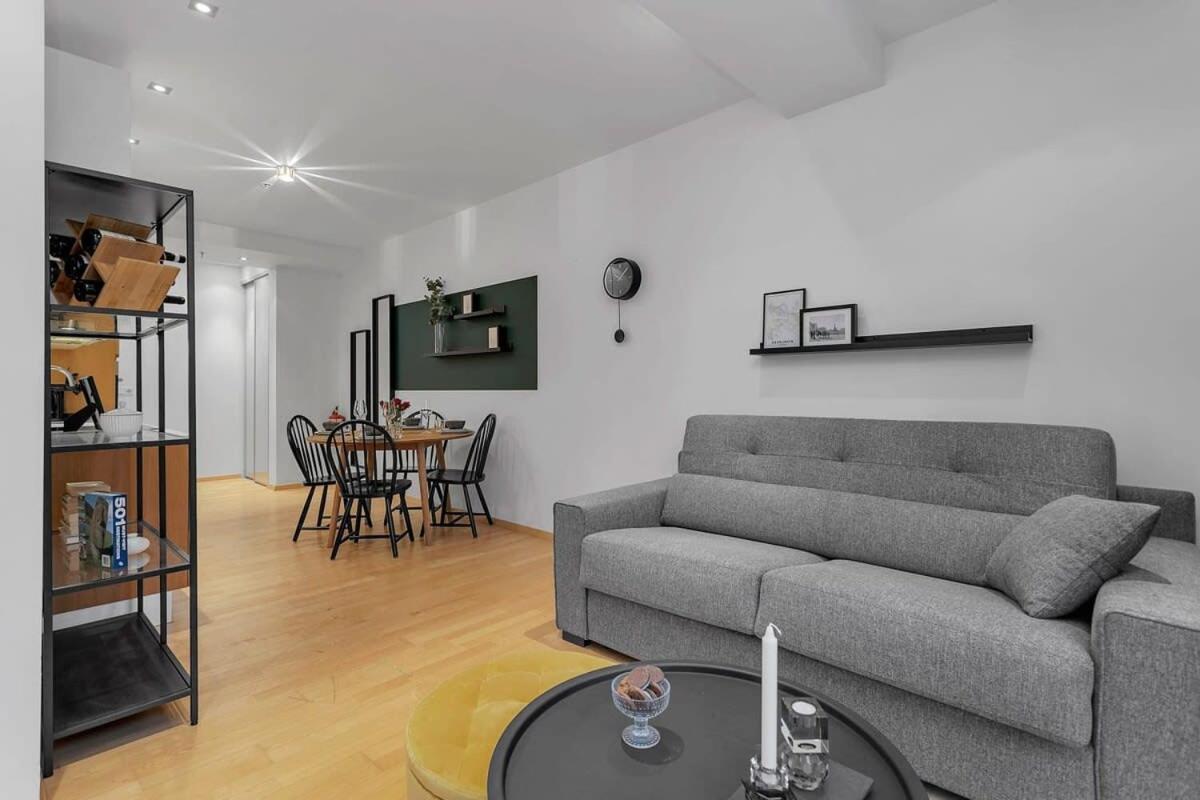 Centrally Located Modern 1br