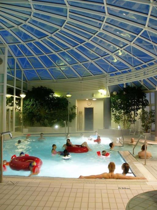 Spacious & Luxurious Family W Hot & Cold Tub & Sauna Reykjavik