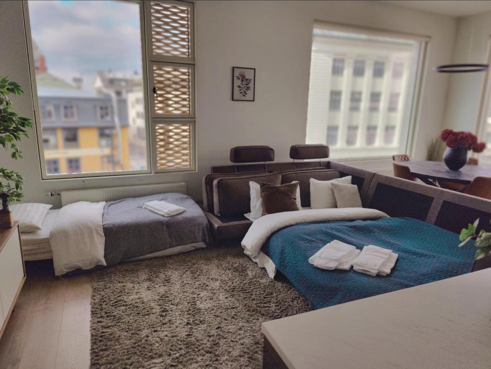 Stylish & Comfy Center Oasis Apartment *