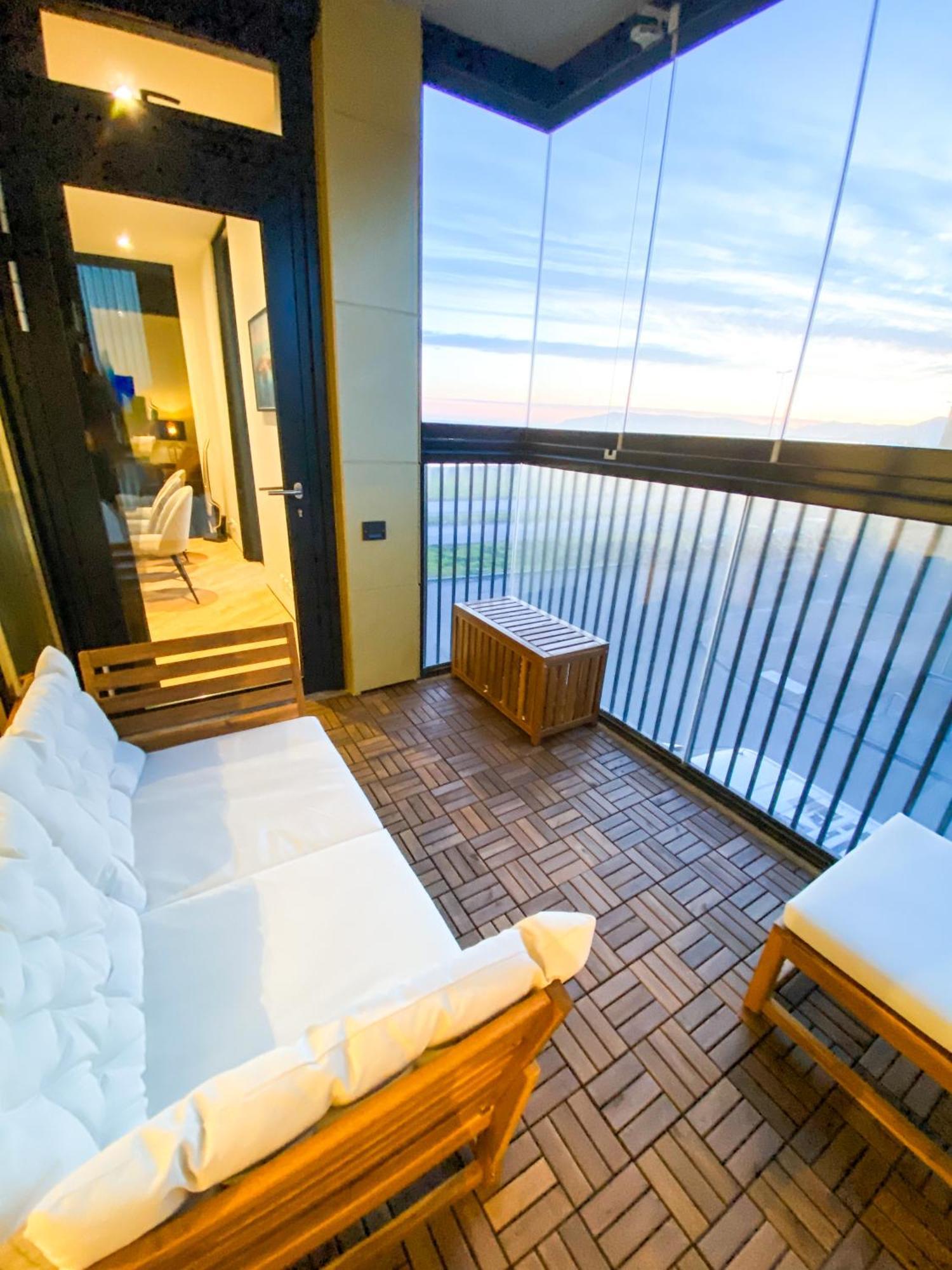 Apartment Luxury With Balcony Reykjavik