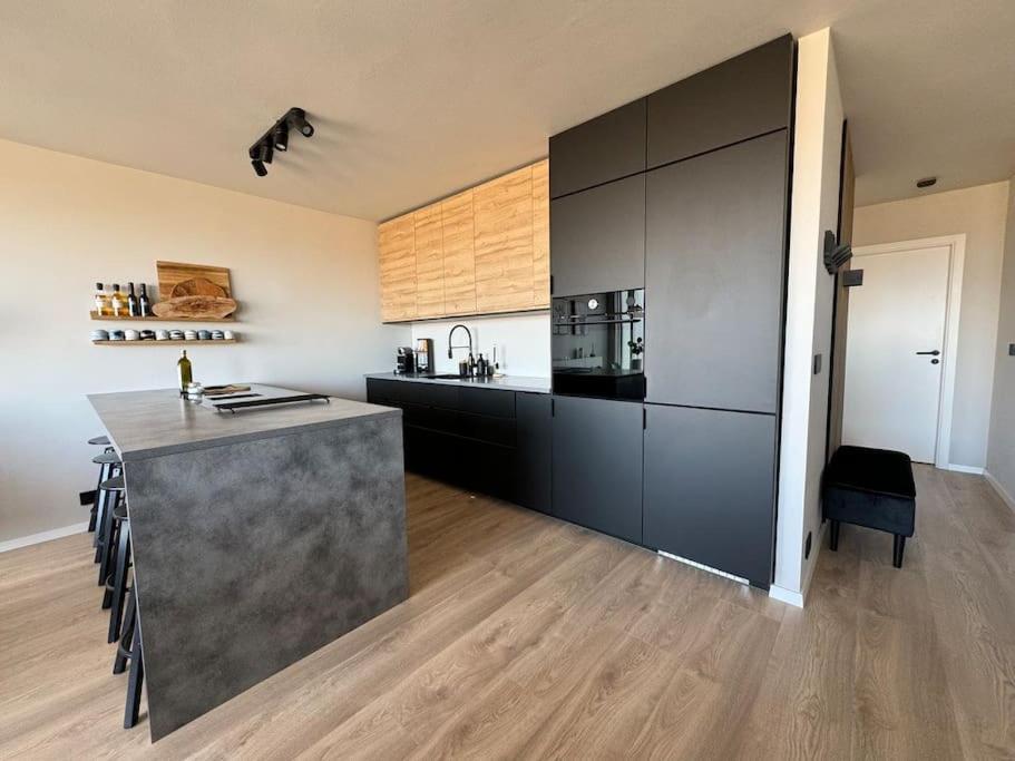 Modern With A Great View *
