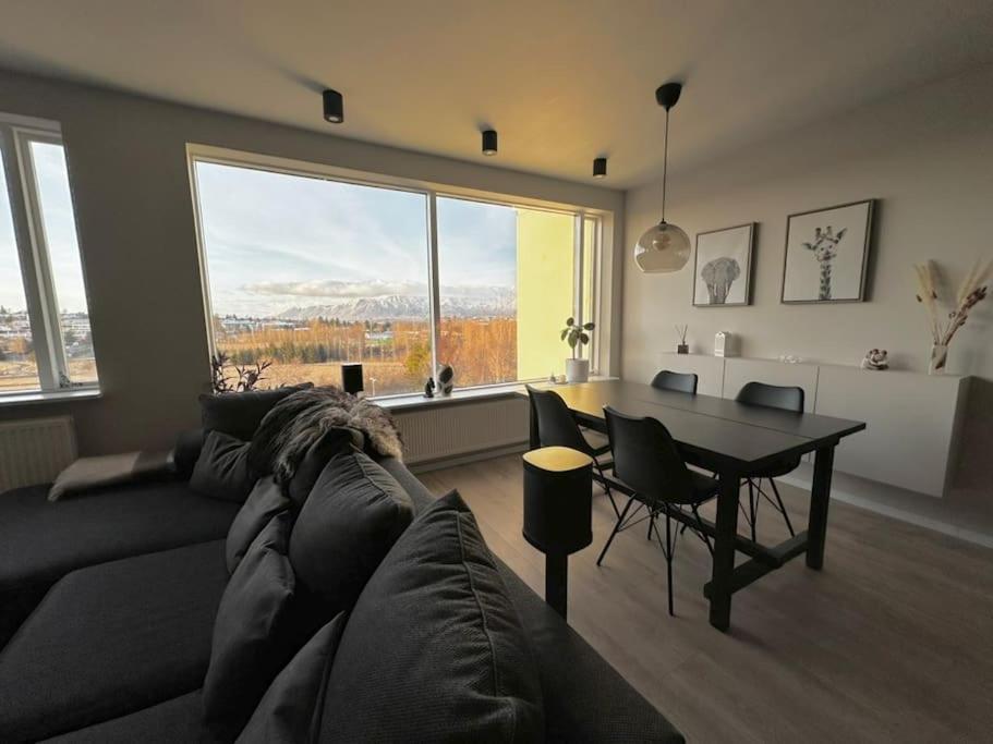 Modern With A Great View Apartamento Reikiavik