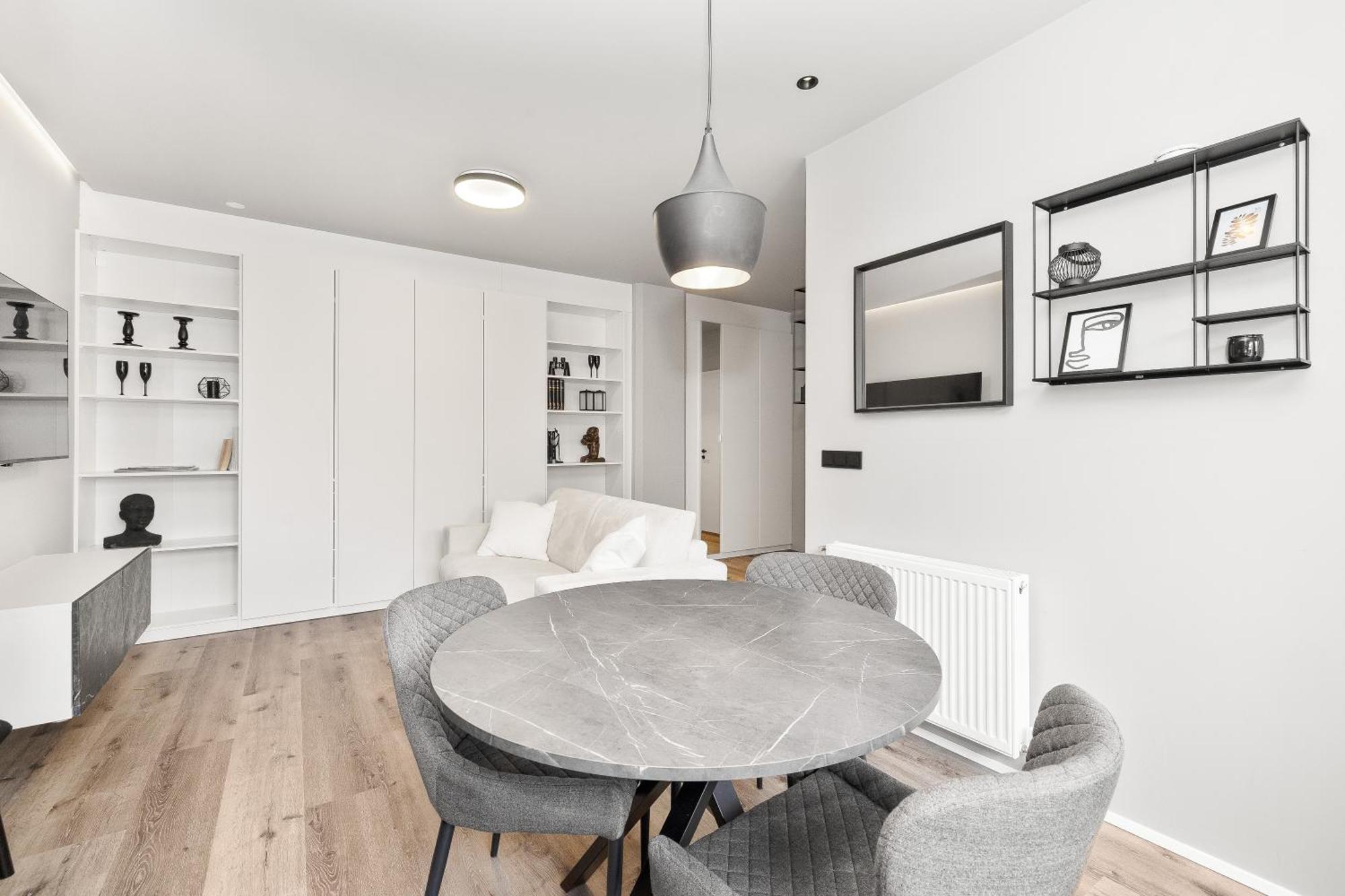 Stylish In Centre Of Rvk Apartment