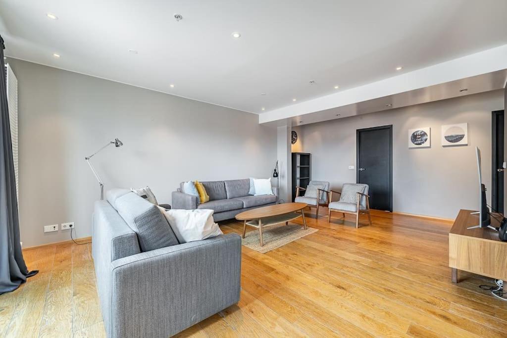 Apartment Luxury Apartment, Prime Location