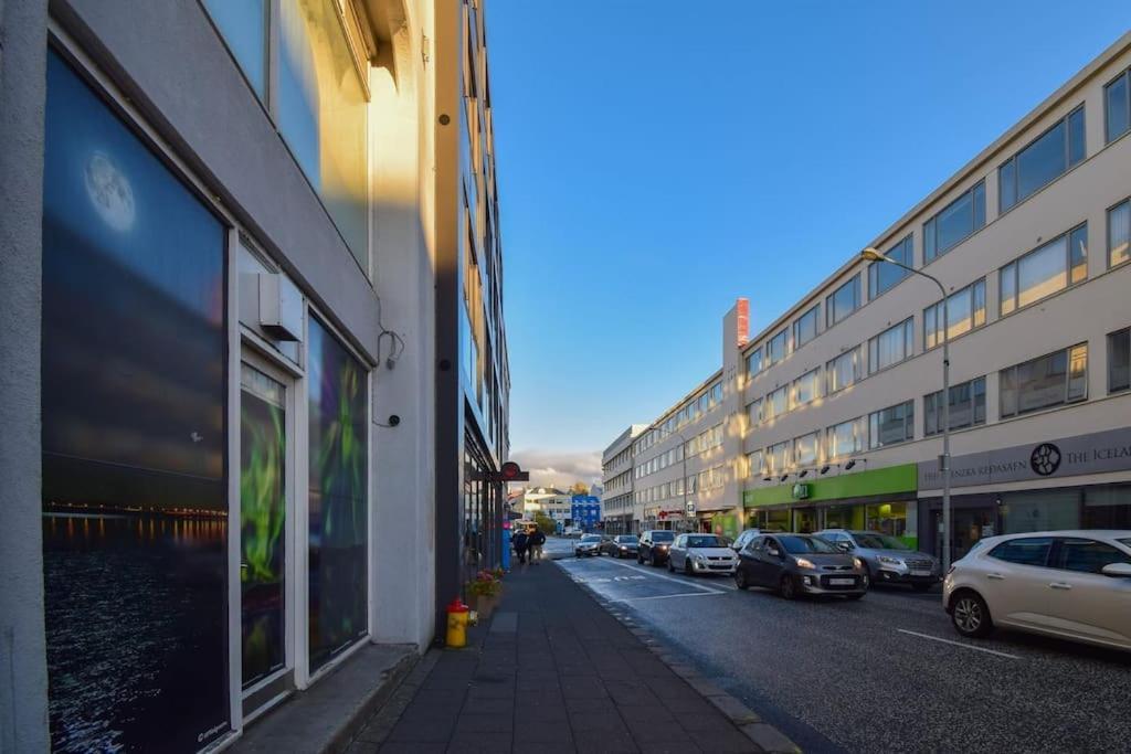 Luxury Apartment, Prime Location Apartment *