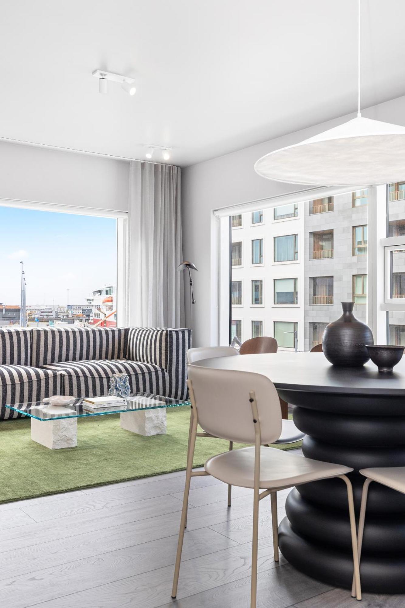 Harbour View 2br & 2ba Center With Free Parking * Reykjavik