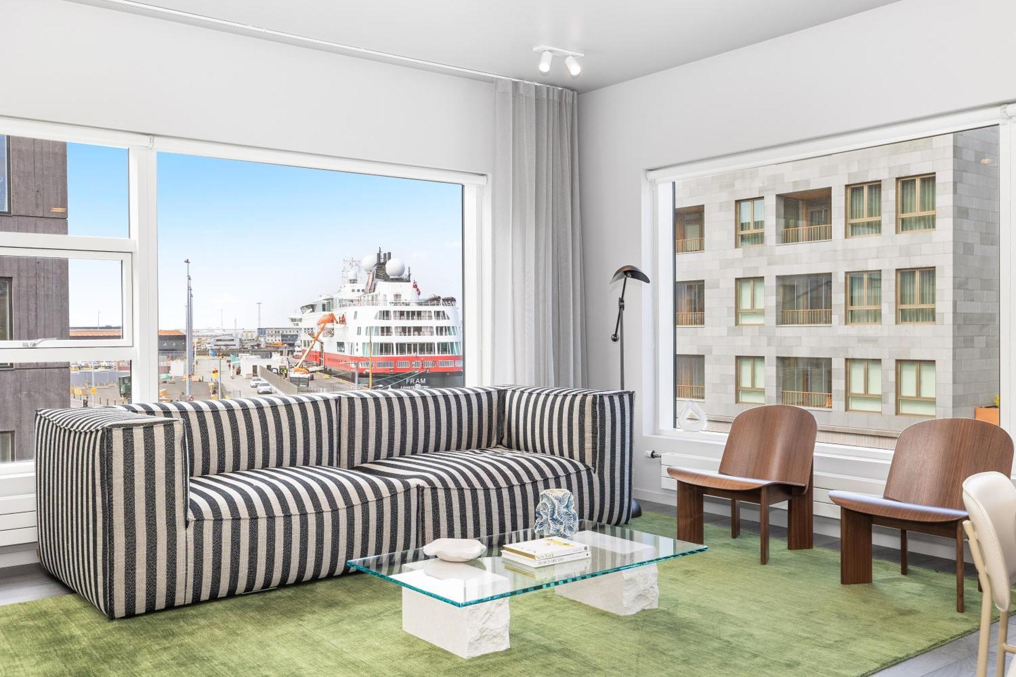 Apartment Harbour View 2br & 2ba Center With Free Parking