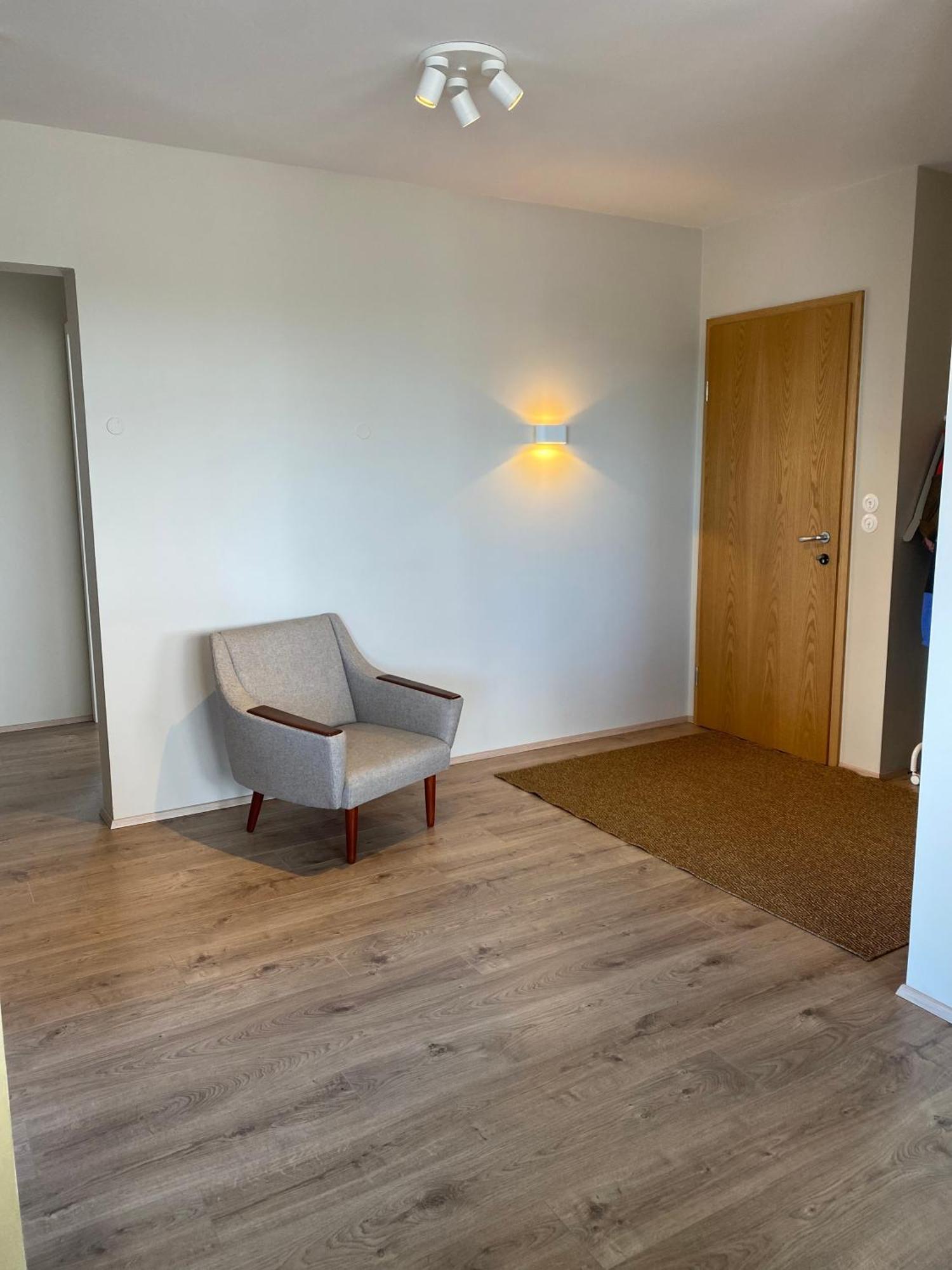 Bright And Spacious 2 Bedroom In Rvk Apartment *