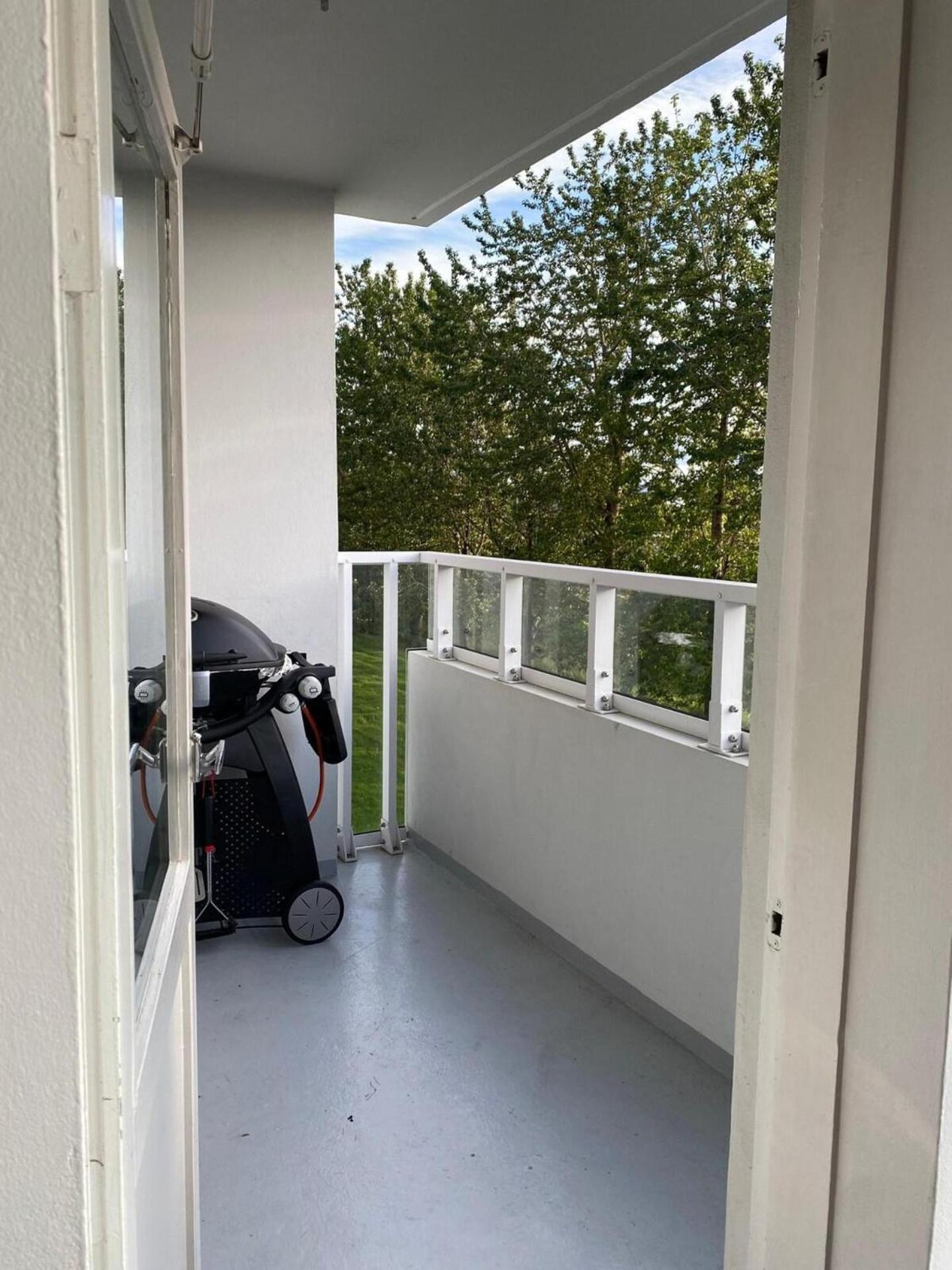 Apartment Bright And Spacious 2 Bedroom In Rvk *