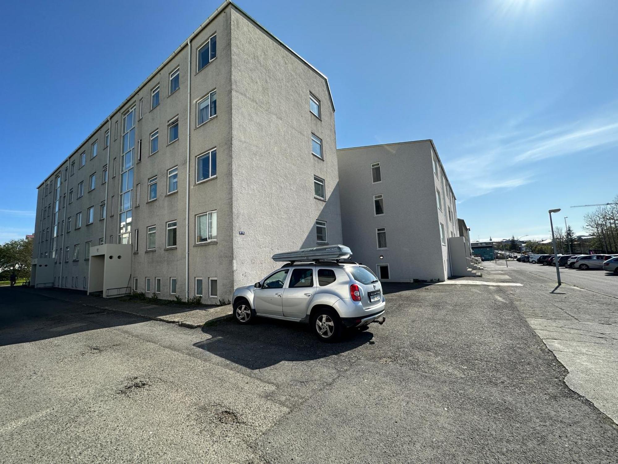 In Laugarnesvegi, - Birta Apartment