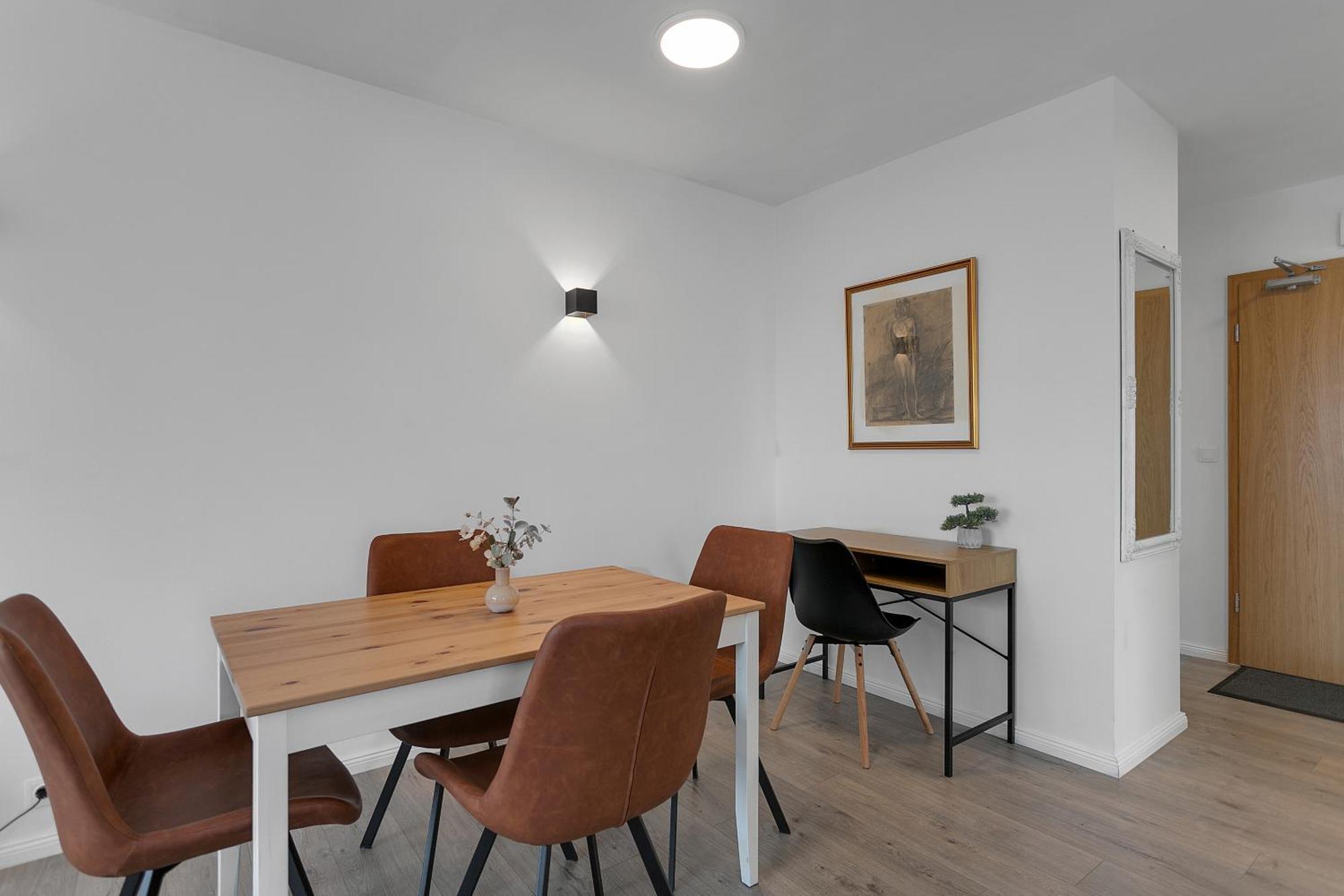 Lovely 1 Bedroom - Perfect Panorama View Apartment *