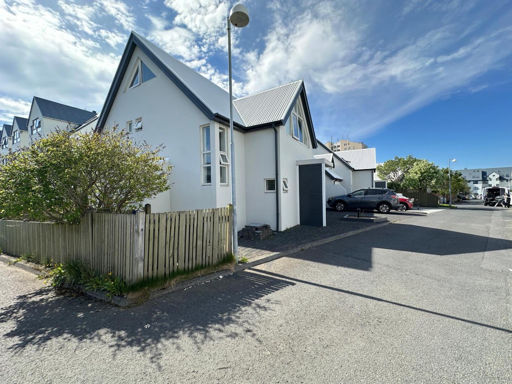 House Is Aflagrandi - West Side Of - Birta Reykjavik