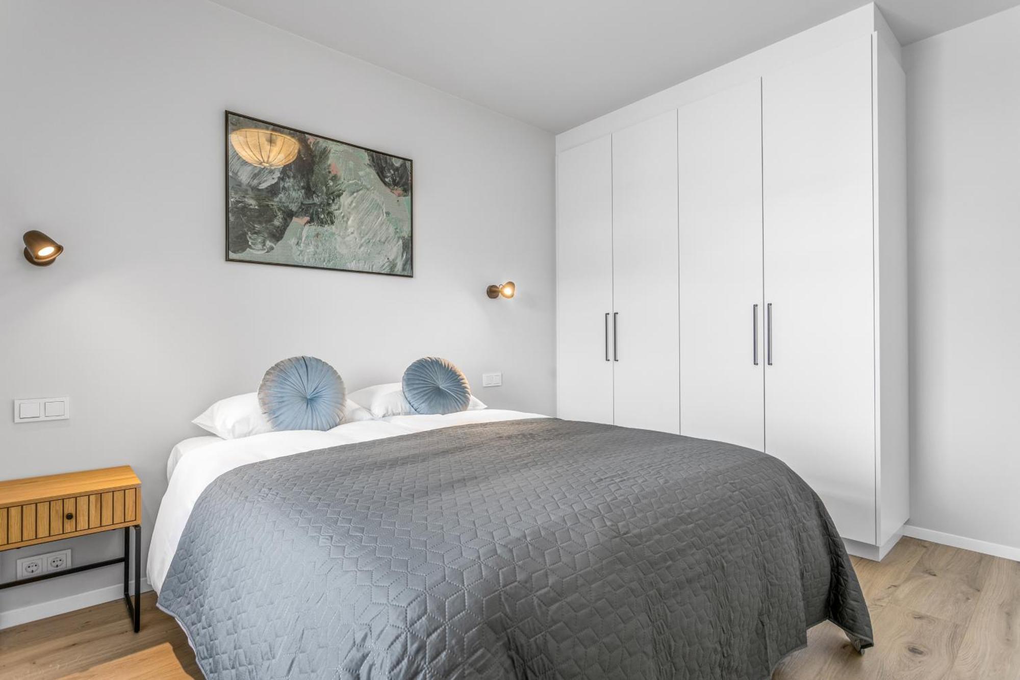 Modern 2-bedroom Apt In Prime Location Apartment